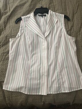 Jones New York White Sleeveless Button-Front Blouse with Red & Navy Pinstripes